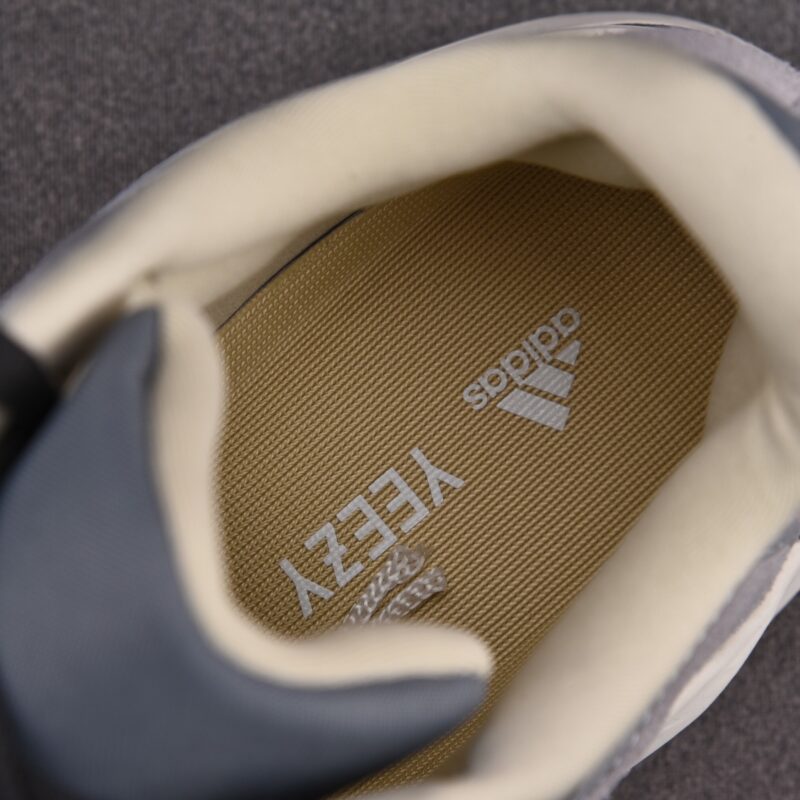 (BEST) adidas Yeezy Boost 700 'MAGNET'