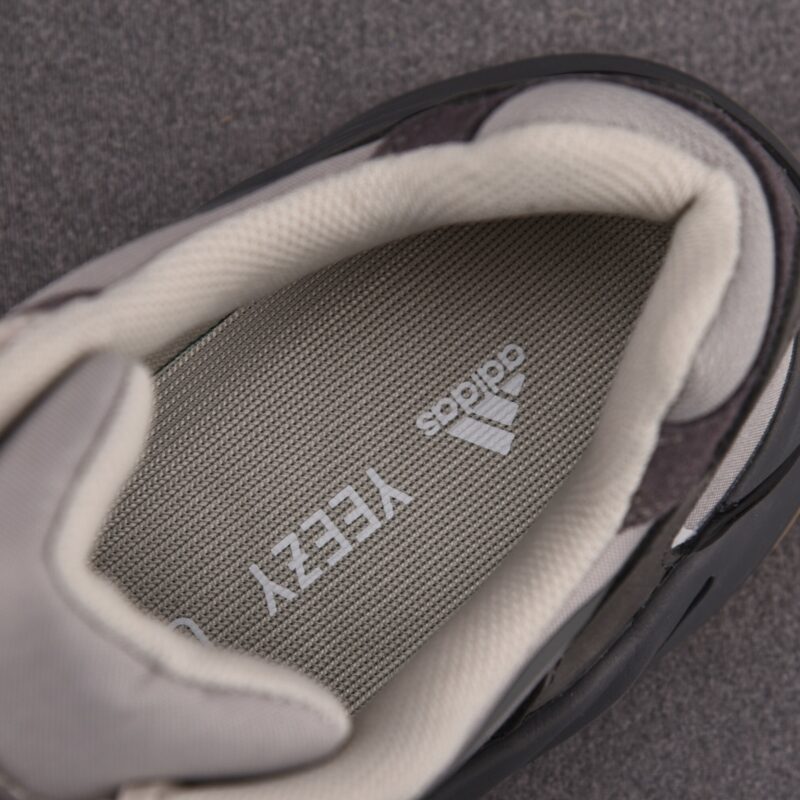 (BEST) adidas Yeezy Boost 700 V2 'TEPHRA'