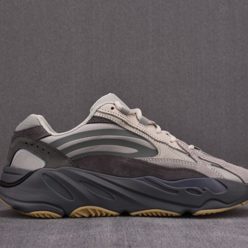(BEST) adidas Yeezy Boost 700 V2 'TEPHRA'