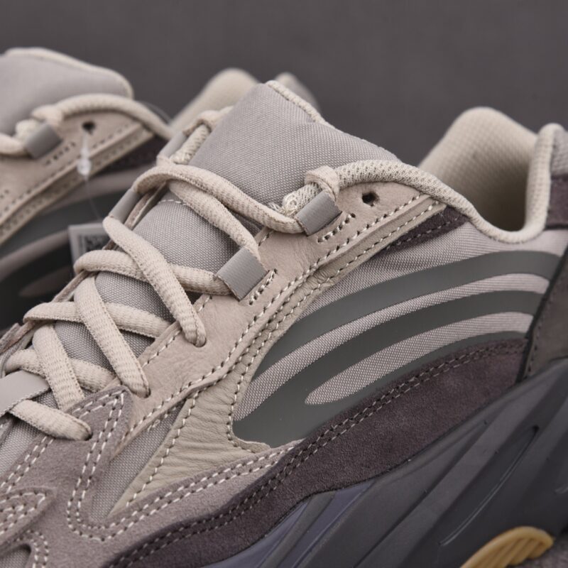 (BEST) adidas Yeezy Boost 700 V2 'TEPHRA'