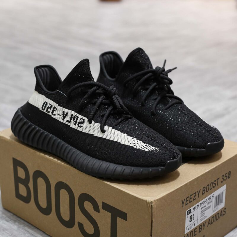 Giày adidas Yeezy Boost 350 V2 'Oreo' Cop Sneaker - Main Image