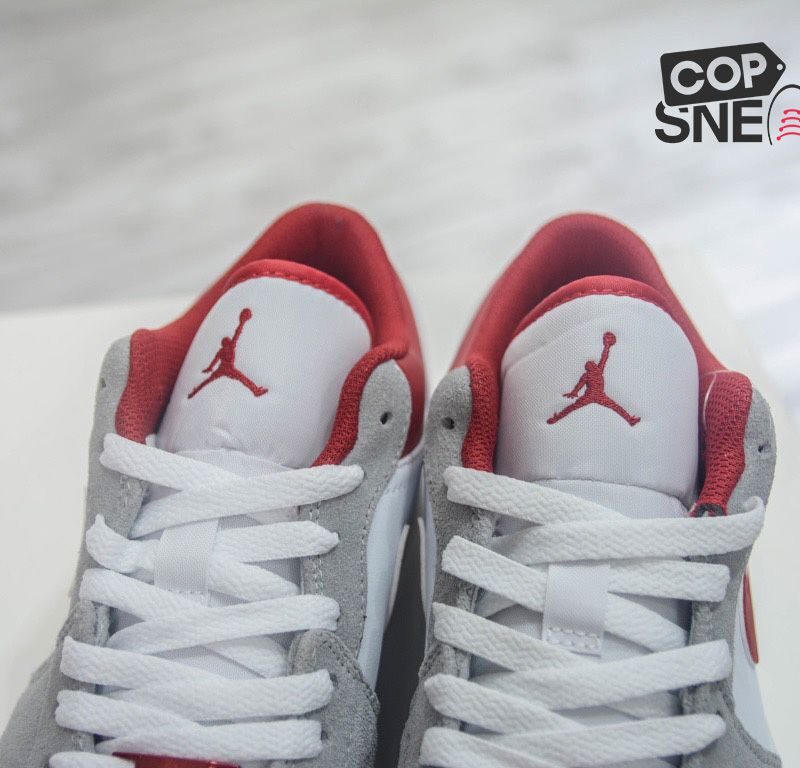Giày Air Jordan 1 Low SE ‘Light Smoke Grey Gym Red’ Xám Đỏ
