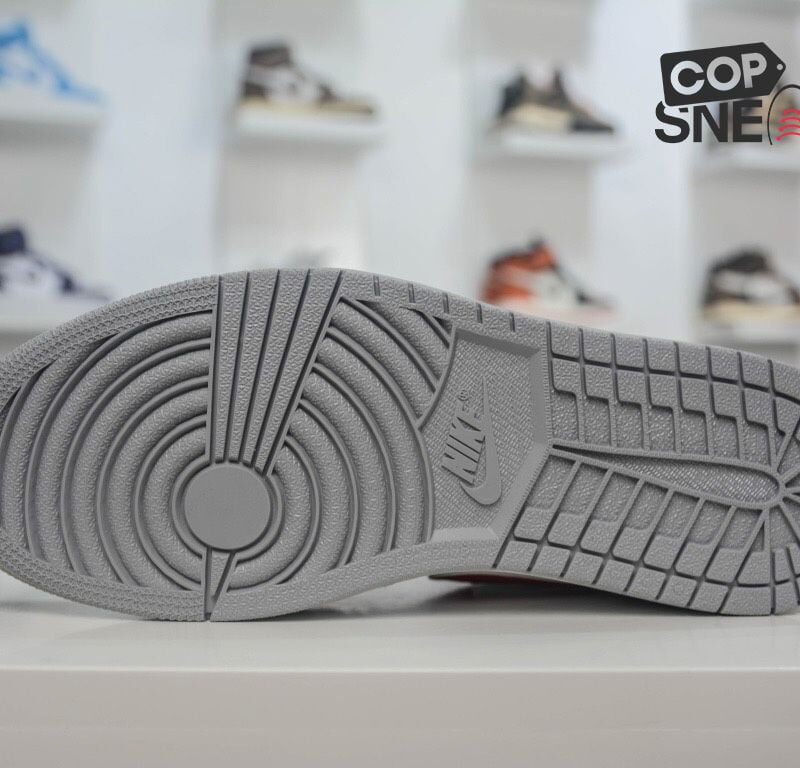 Giày Air Jordan 1 Low SE ‘Light Smoke Grey Gym Red’ Xám Đỏ