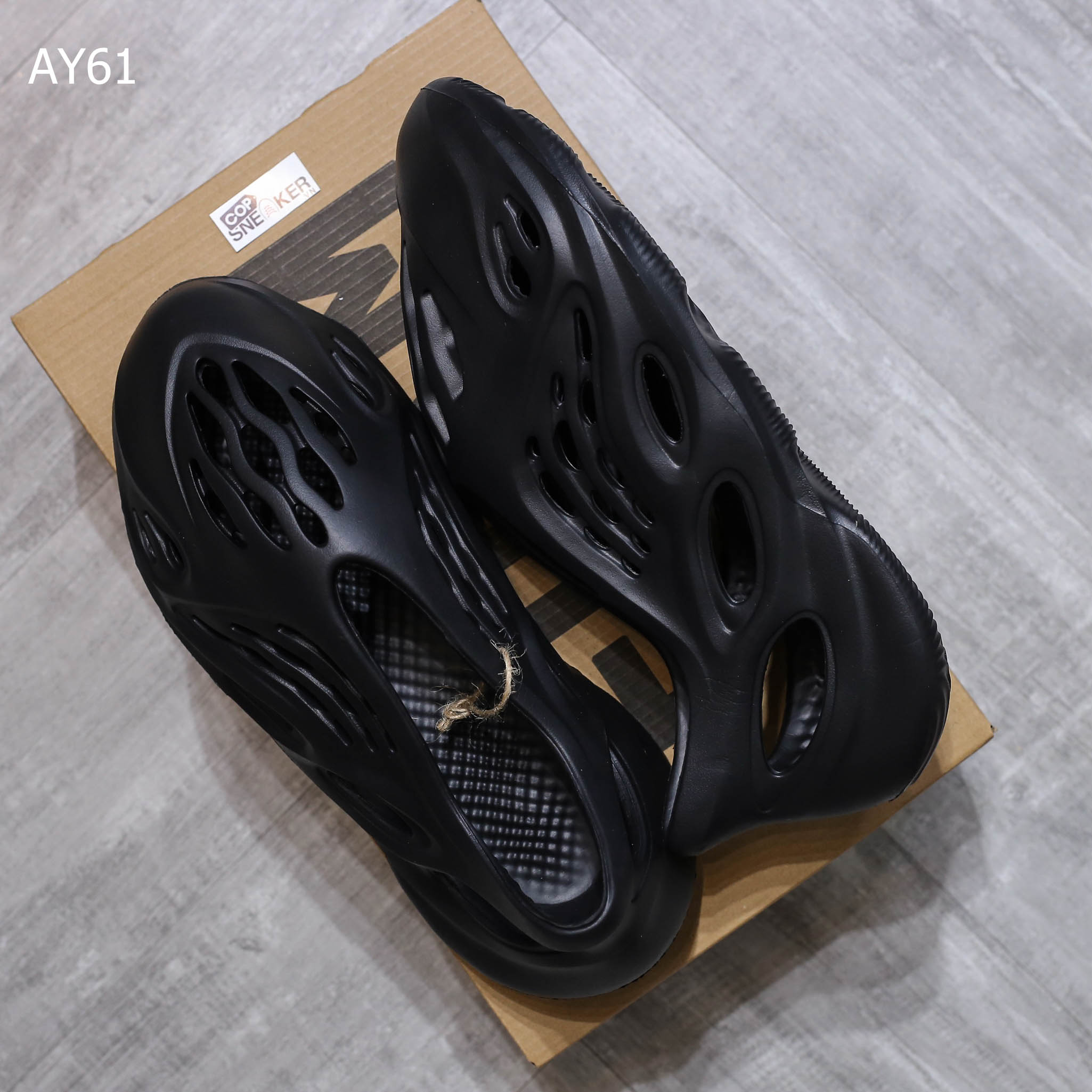 Giày Adidas Yeezy Foam RNR Onyx ‘Black’ đen rep 1:1