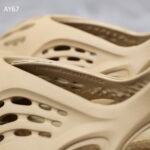 Giày Adidas Yeezy Foam Runner màu nâu ‘Ochre’ rep 1:1