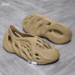 Giày Adidas Yeezy Foam Runner màu nâu ‘Ochre’ rep 1:1