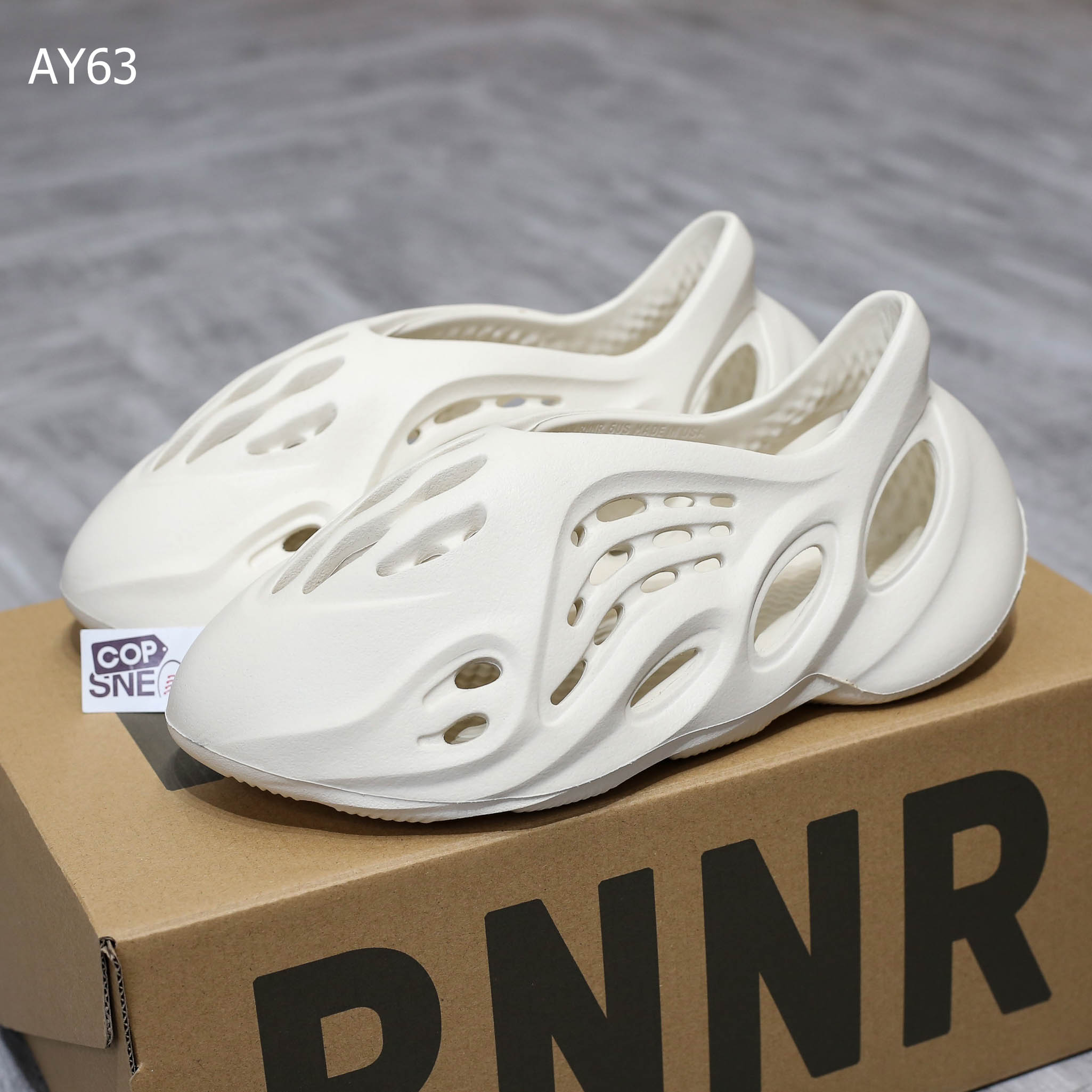 Giày Adidas Yeezy Foam Runner ‘Sand’ Rep 1:1