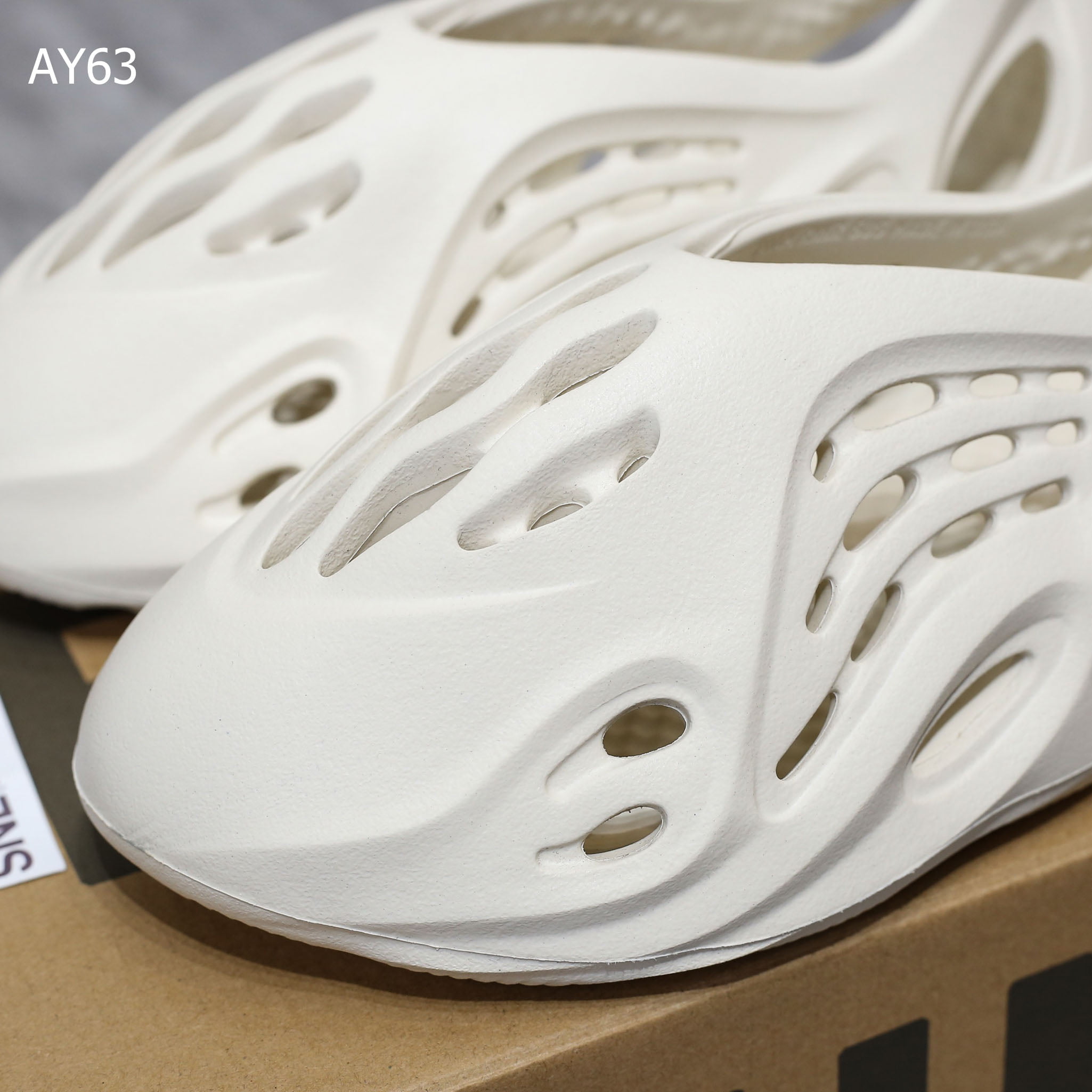 Giày Adidas Yeezy Foam Runner ‘Sand’ Rep 1:1