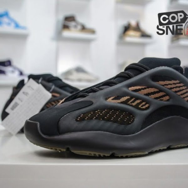 Giày Adidas Yeezy 700 V3 'Clay Brown' Rep 1:1