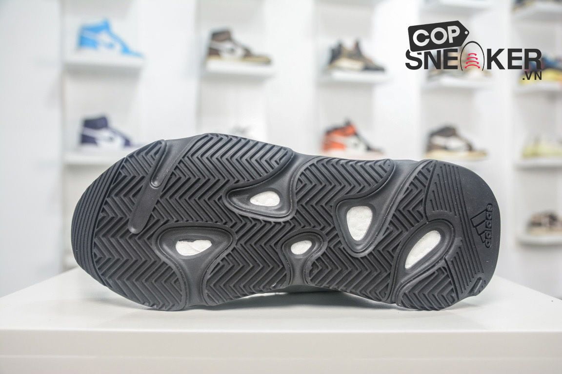 Giày Adidas Yeezy Boost 700 MNVN 'Geode' Rep 1:1