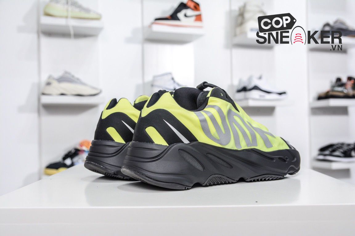 Giày Adidas Yeezy Boost 700 MNVN Phosphor Xanh Rep 1:1