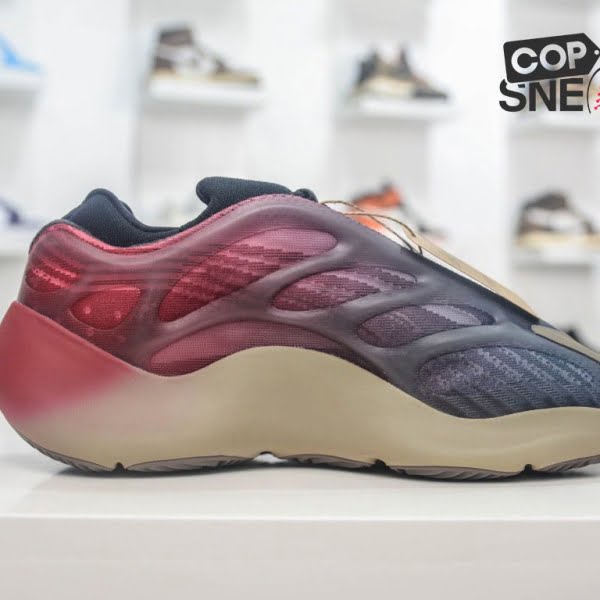 Giày Adidas Yeezy 700 V3 'Fade Carbon' Rep 1:1