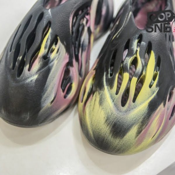 Giày Adidas Yeezy Foam Runner ‘MX Carbon’ Rep 1:1