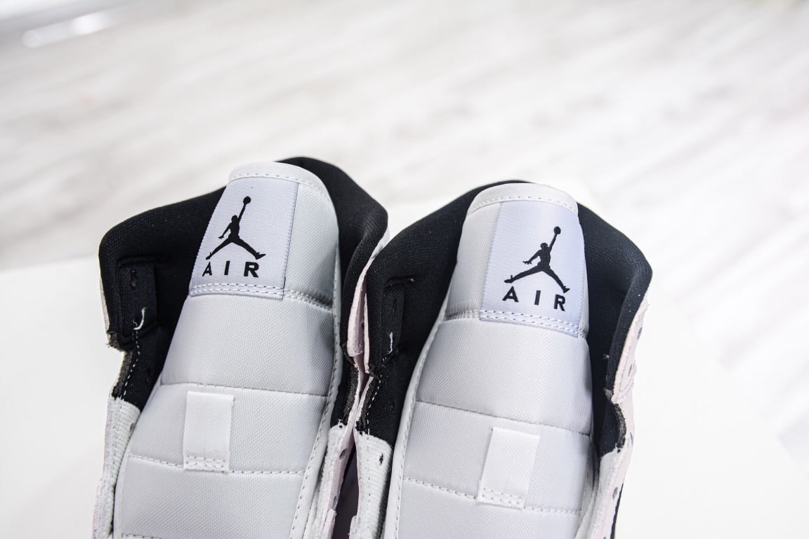 Giày Nike Air Jordan 1 Mid ‘Barely Rose’ Like Auth 