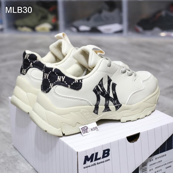 Giày MLB BigBall Chunky Mono Heel New York Yankees Black