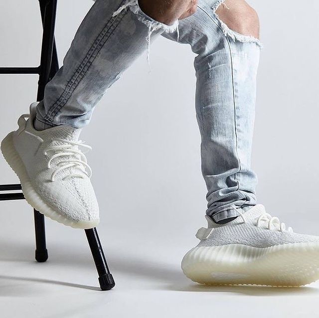 Yeezy 350 cream white outfit jeans