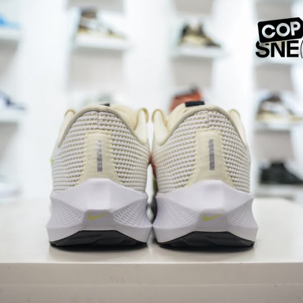 Giày Nike Zoom Pegasus 40 'White/Multi/Milk/Volt'