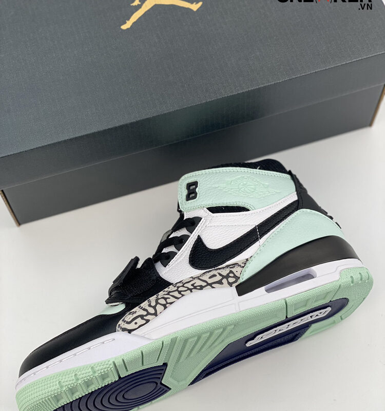 Giày Nike Air Jordan Legacy 312 Igloo