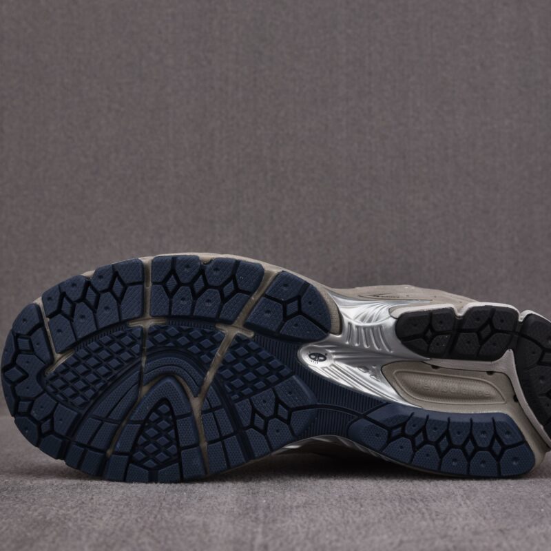 (BEST) New Balance 2002R OG ‘LIGHT GREY’