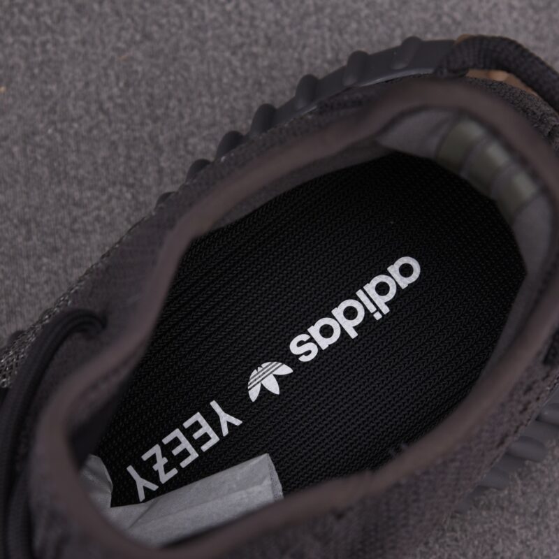 (BEST) adidas Yeezy 350 V2 ‘CINDER’