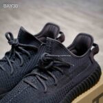 Giày Adidas Yeezy 350 V2 Black Static Black (phản quang dây) Best Quality