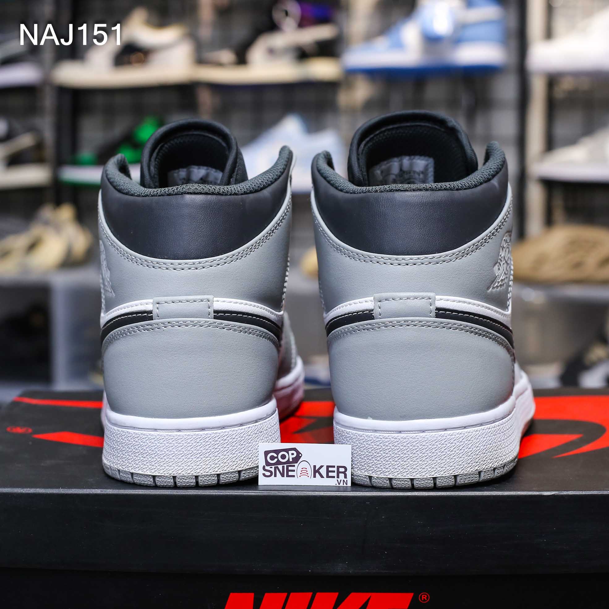 Giày Nike Air Jordan 1 Mid Light Smoke Grey Anthracite 2022