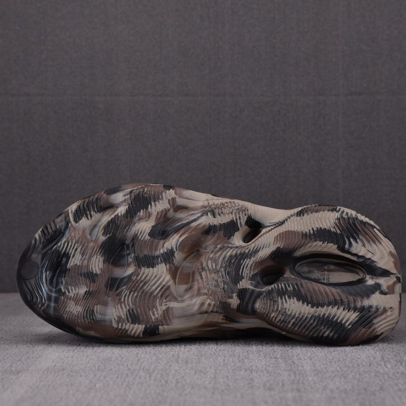 adidas Yeezy Foam Runner ‘MX Cinder’