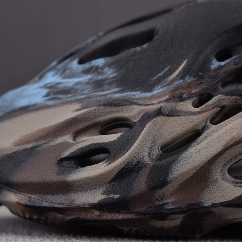 adidas Yeezy Foam Runner ‘MX Cinder’