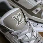Giày Louis Vuitton LV Trainers In Grey Best Quality