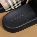 Dép Burberry Vintage Check Print Slides Archive Beige Like Auth