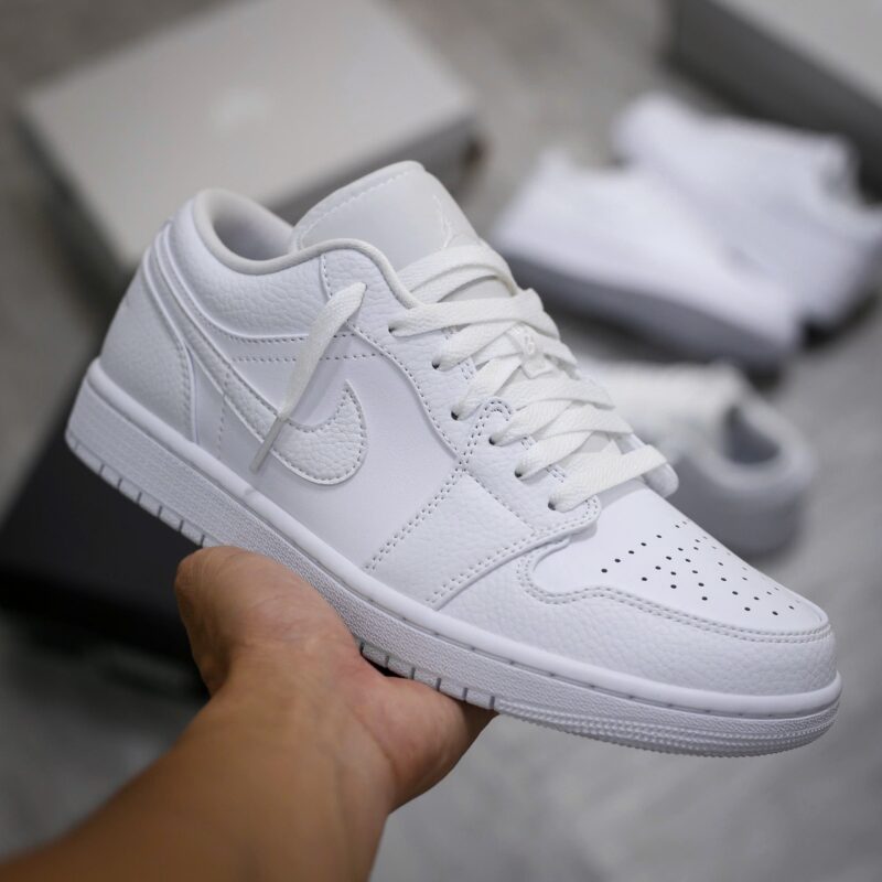 Giày Air Jordan 1 Low ‘Triple White’