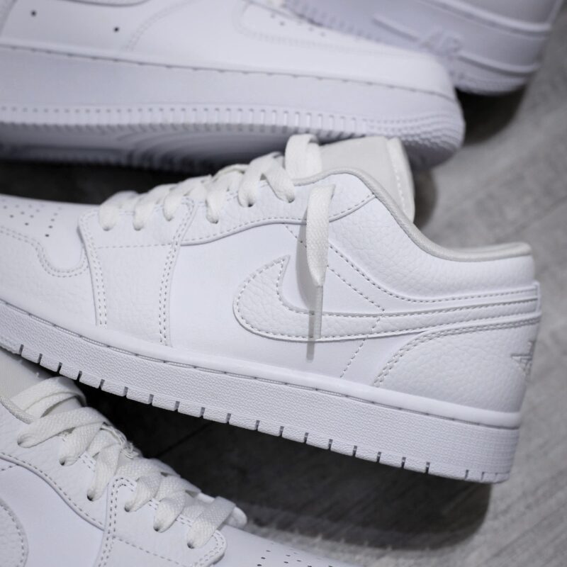 Giày Air Jordan 1 Low ‘Triple White’
