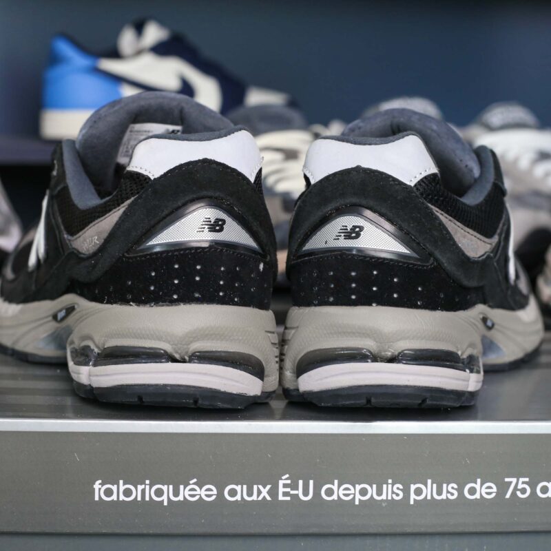 Giày New Balance 2002R ‘Black Dark’