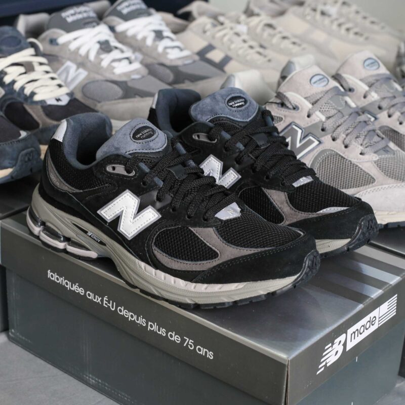 Giày New Balance 2002R ‘Black Dark’