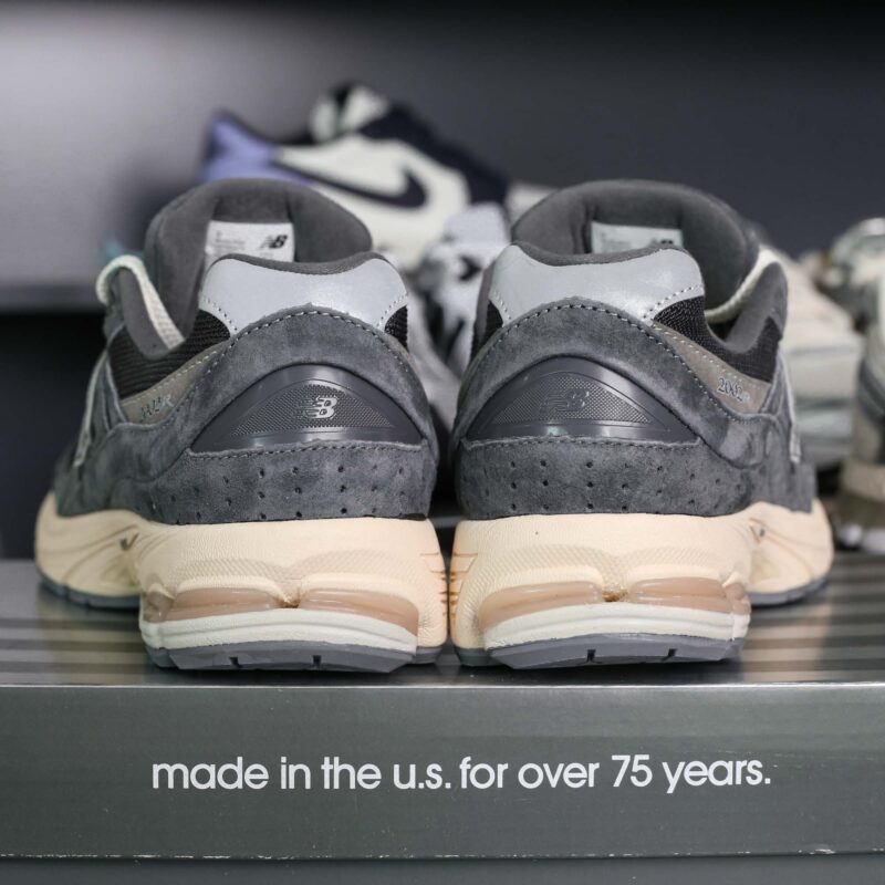 New Balance 2002R ‘Vintage Black’