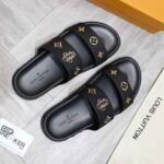 Dép Louis Vuitton nam màu đen họa tiết hoa vàng Best Quality