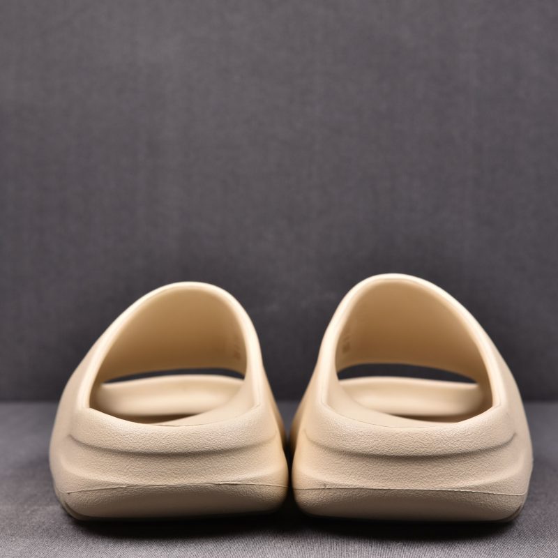 adidas Yeezy Slide ‘Bone’ (2023)