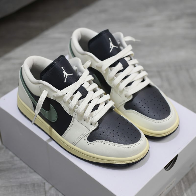 (BEST) Jordan 1 Low WMNS ‘JADE SMOKE’