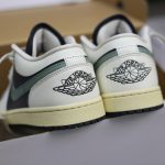(BEST) Jordan 1 Low WMNS ‘JADE SMOKE’
