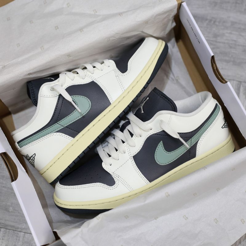 (BEST) Jordan 1 Low WMNS ‘JADE SMOKE’