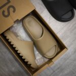 Dép adidas Yeezy Slide ‘Pure’
