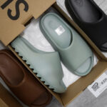 Dép Adidas Yeezy Slides ‘Salt’ 2024 Like Auth