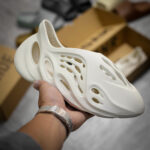 Giày Adidas Yeezy Foam Runner ‘Sand’ Like Auth
