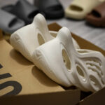 Giày Adidas Yeezy Foam Runner ‘Sand’ Like Auth