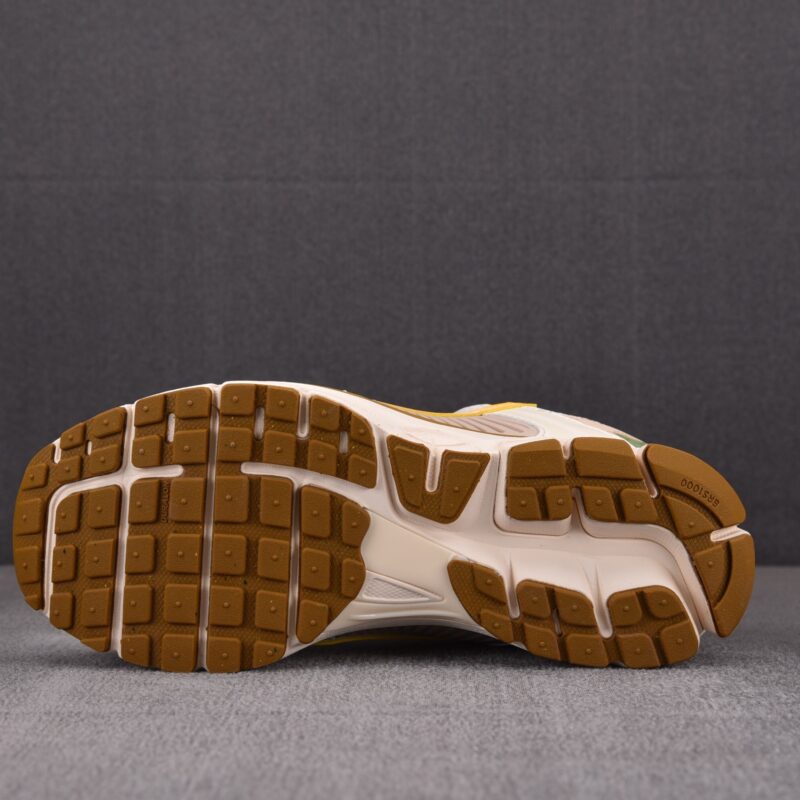 (BEST) Nike Zoom Vomero 5 'SAIL LASER ORANGE MEDIUM OLIVE'