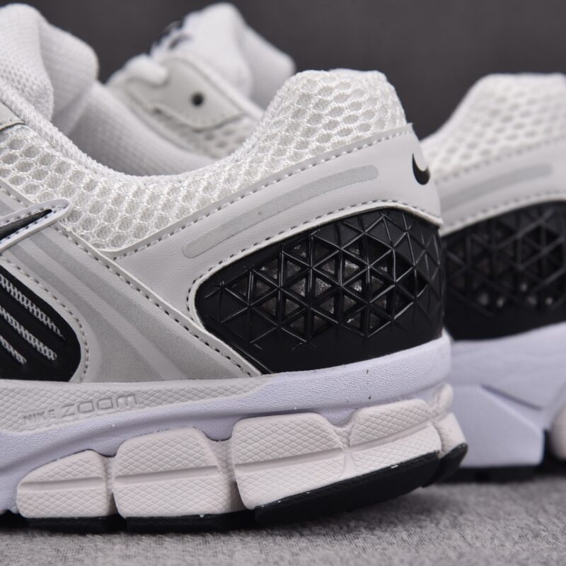 (BEST) Nike Zoom Vomero 5 'WHITE BLACK'