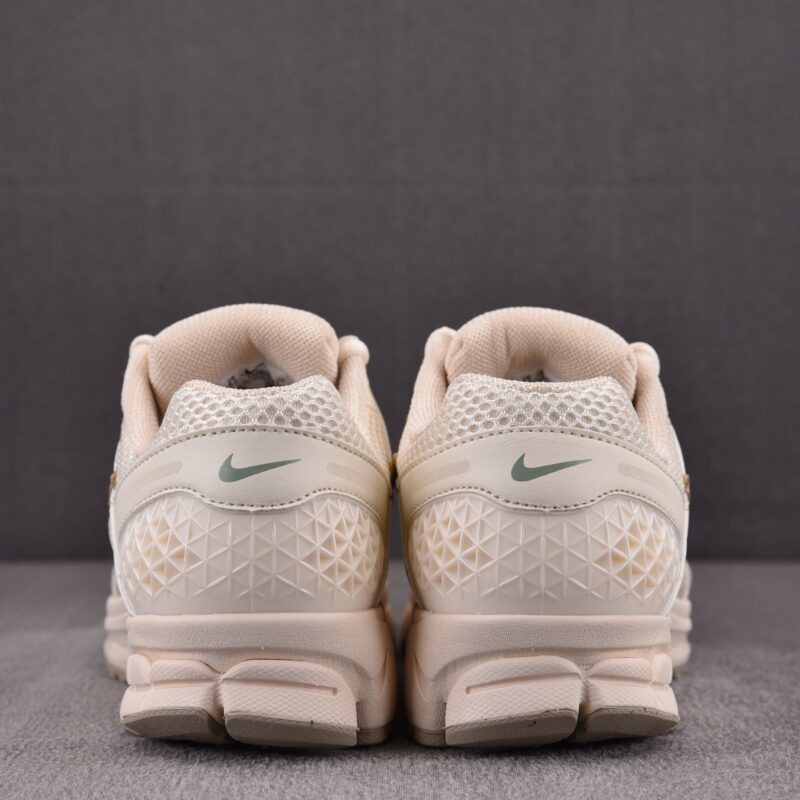 (BEST) Nike Zoom Vomero 5 WMNS 'SAIL LIGHT OREWOOD BROWN'