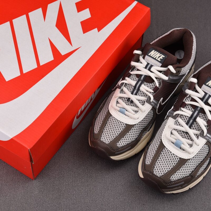 (BEST) Nike Zoom Vomero 5 WMNS 'EARTH FOSSIL'