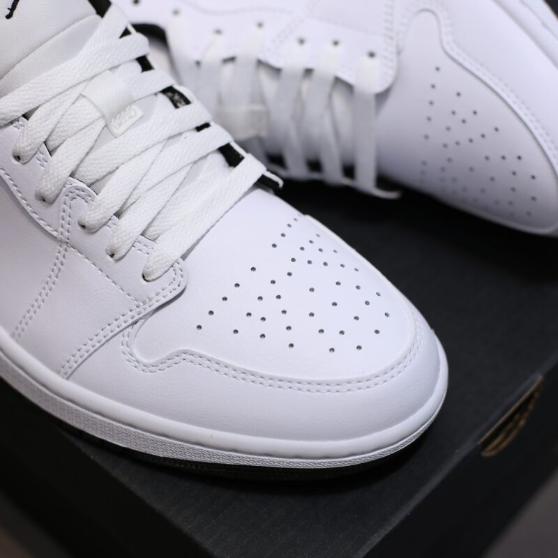 Air Jordan 1 Low Reverse Panda