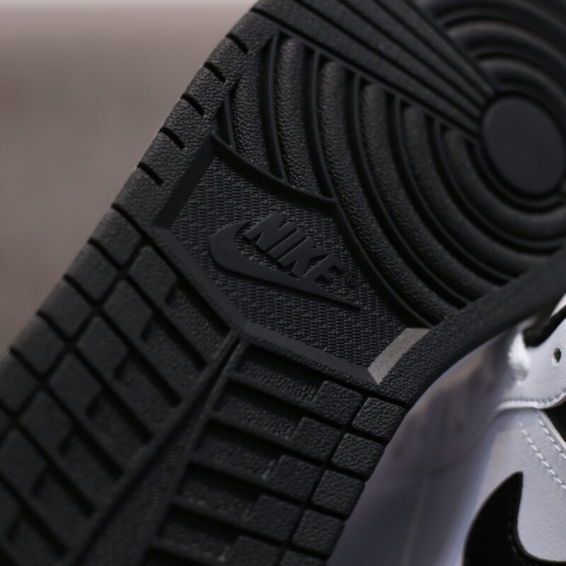 Air Jordan 1 Low Reverse Panda